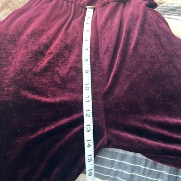 VTG PG Collections,Burgundy Velvet, Low V-Neck, Pockets, Stirrup Pants Romper, 8 - Picture 10 of 11